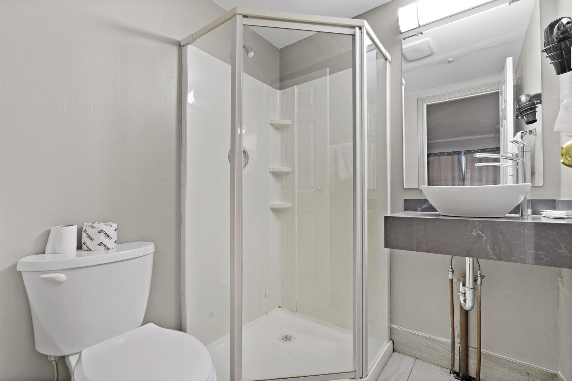 Niagara Lodge&Suites Bagian luar foto