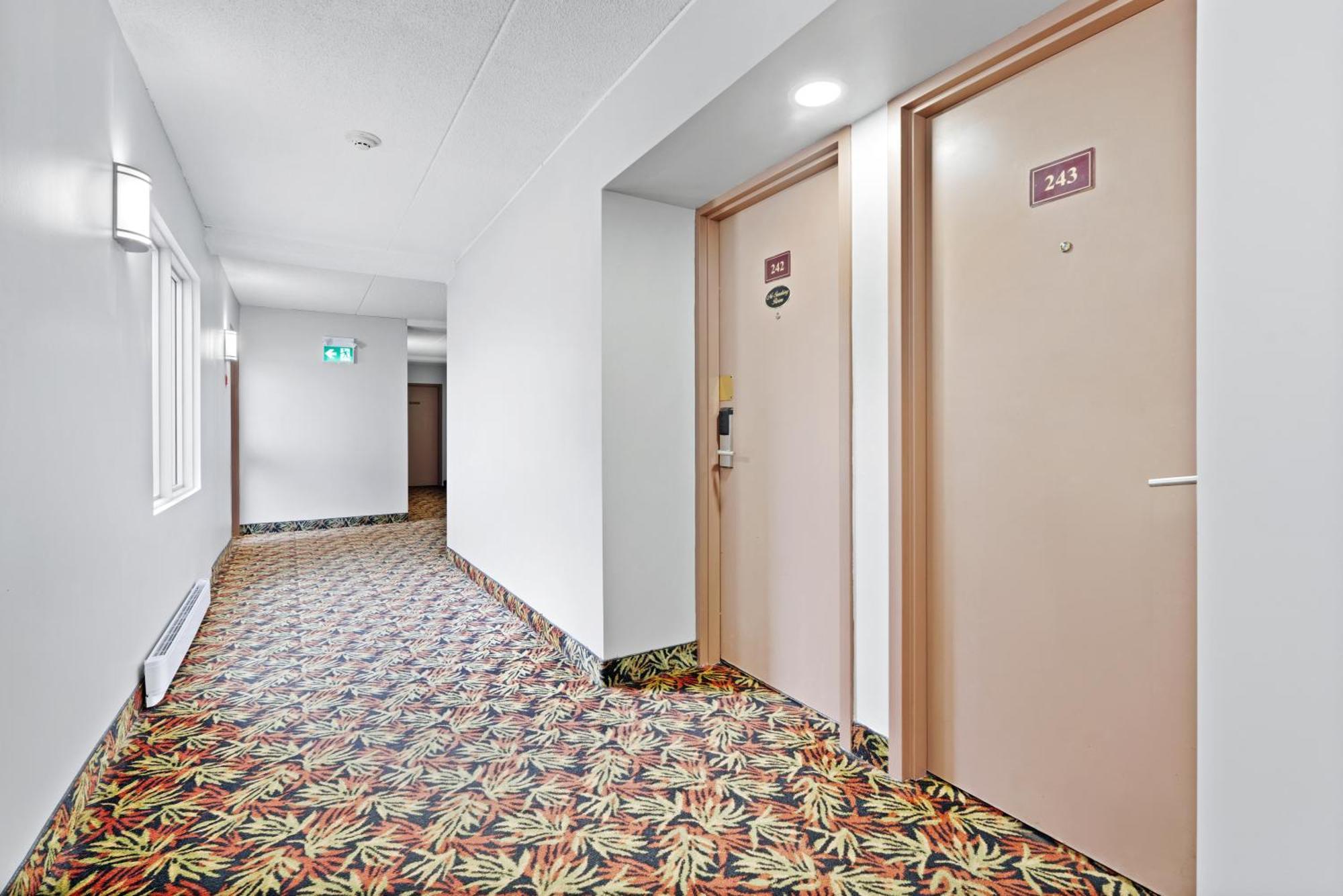 Niagara Lodge&Suites Bagian luar foto